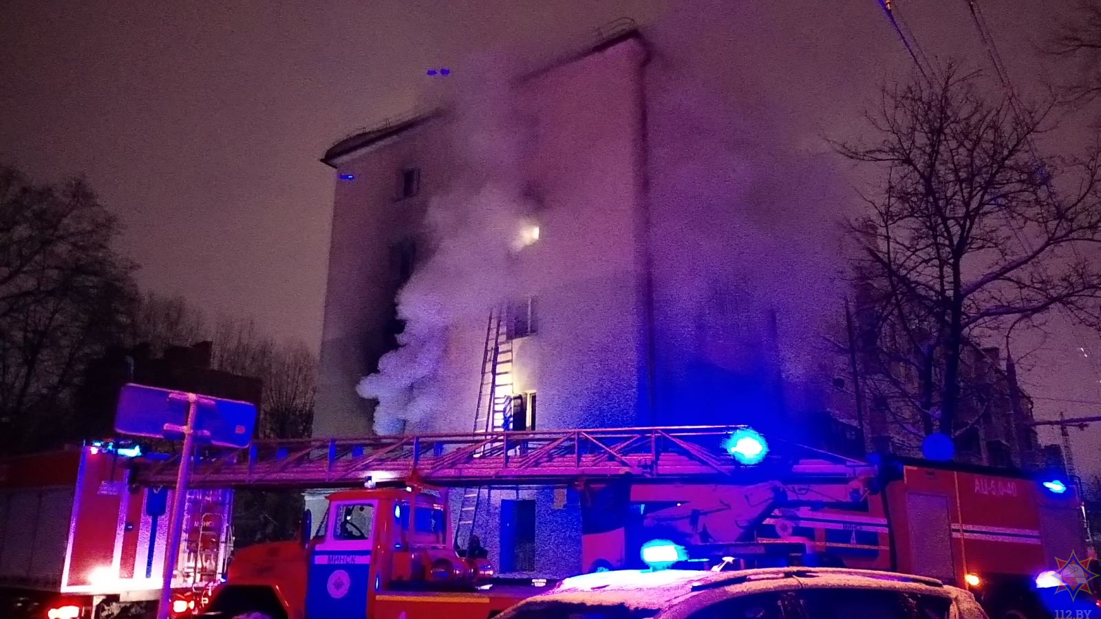 17 декабря в 03-35 на номер «112» от очевидцев поступили сообщения о взрыве и загорании квартиры по бульвару Шевченко в Минске.